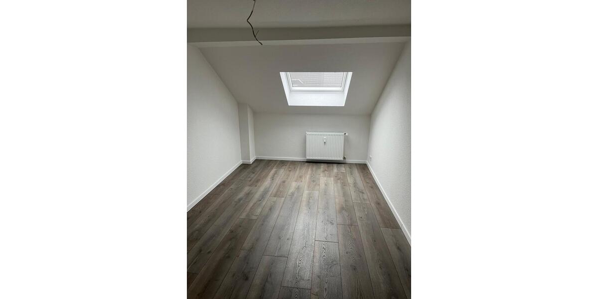 Dachgeschoßwohnung Krefeld Cracau - 3 Zimmer, 63 m&sup2;, 135.000&euro; | Angebot:26184839