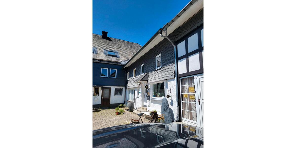 Einfamilienhaus Krefeld Gellep-Stratum - 10 Zimmer, 250 m&sup2;, 1.700&euro; | Angebot:25313036