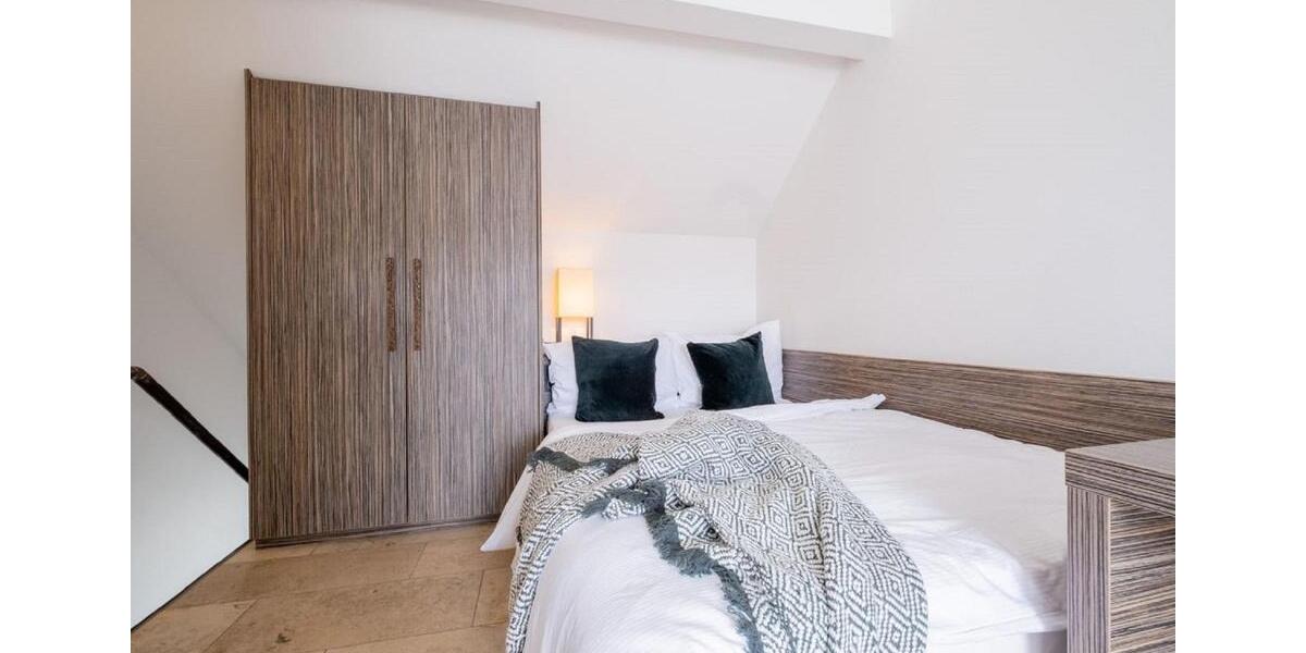 Dachgeschoßwohnung Düsseldorf Pempelfort - 2 Zimmer, 51 m&sup2;, 1.050&euro; | Angebot:26050315