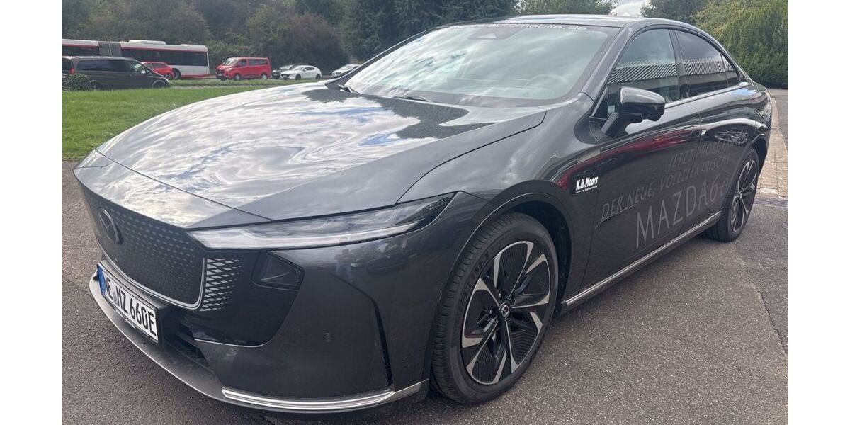 Mazda 6e 3.376 km 37.471 &euro; Neuss 41464