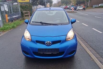 Toyota Aygo (X) 129.520 km 3.500 &euro; Düsseldorf 40549