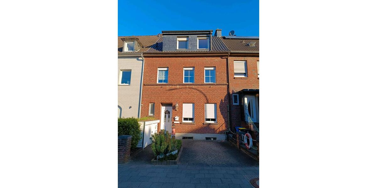 Reihenhaus Mönchengladbach West - 7 Zimmer, 150 m&sup2;, 329.000&euro; | Angebot:27223310