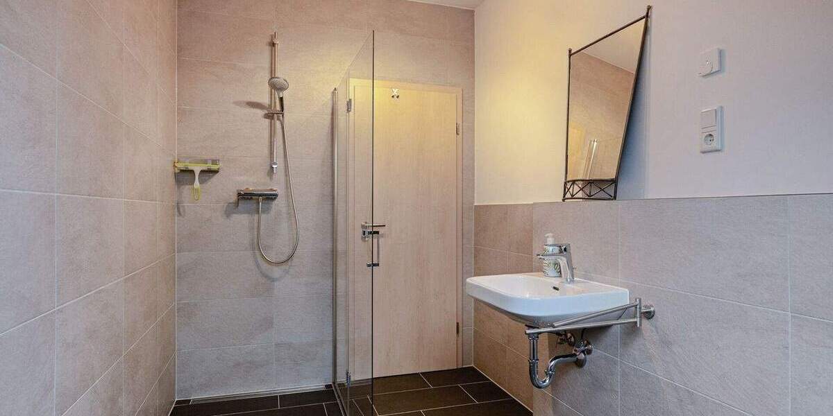 Mehrfamilienhaus, Wohnhaus Erkelenz Holzweiler - 7 Zimmer, 201 m&sup2;, 695.000&euro; | Angebot:25746555