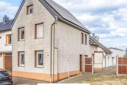 Haus Wegberg / Wildenrath Wildenrath - 6 Zimmer, 162 m&sup2;, 299.000&euro; | Angebot:25918015