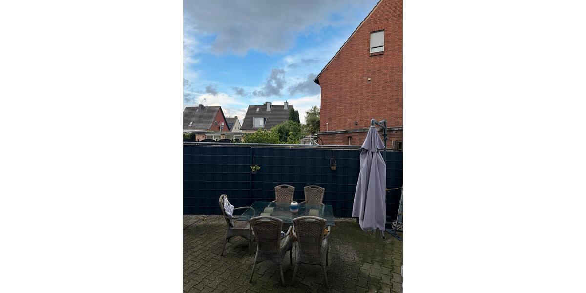 Erdgeschoßwohnung Grevenbroich - 3 Zimmer, 82 m&sup2;, 1.000&euro; | Angebot:26582055