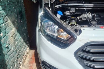 Ford Transit Custom 139.000 km 10.900 &euro; Düsseldorf 40597