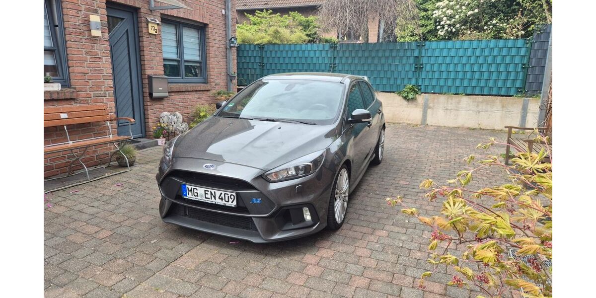 Ford Focus 67.943 km 37.500 &euro; Mönchengladbach 41239