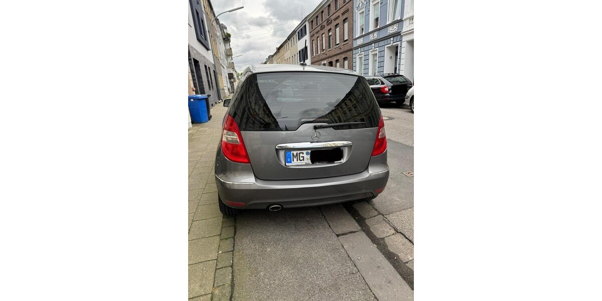 Mercedes-Benz A 170 130.000 km 6.950 &euro; Mönchengladbach 41061