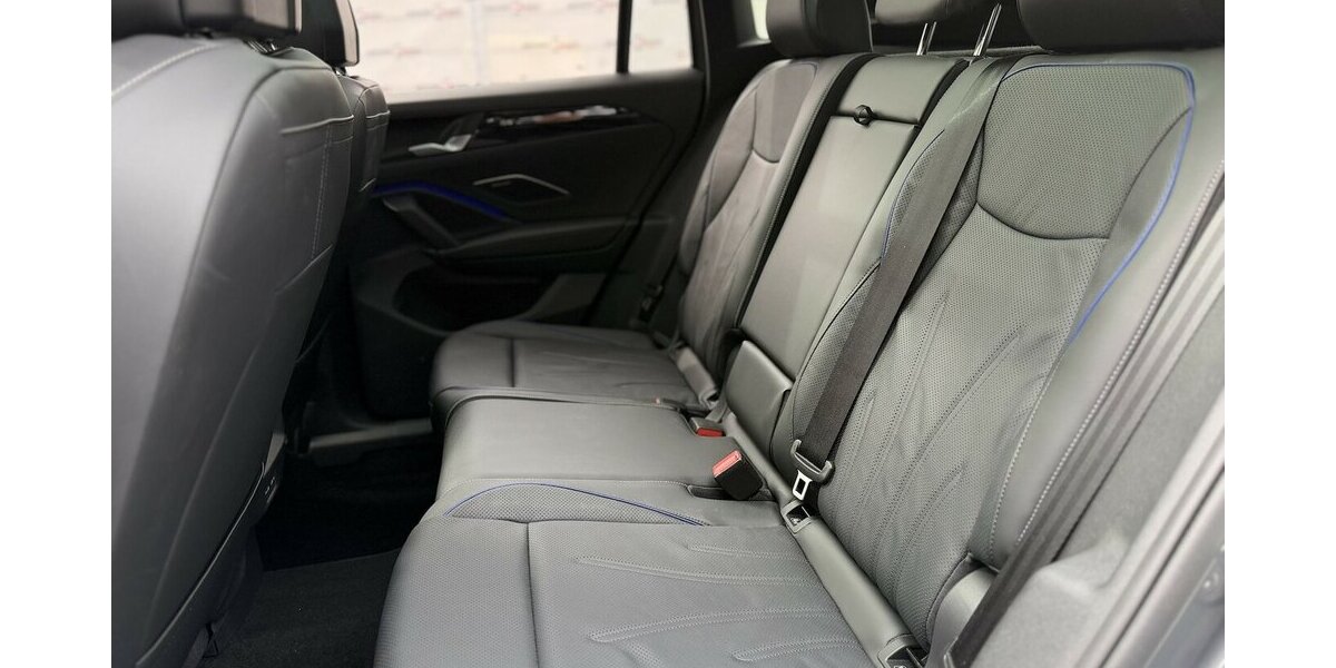 VW Tiguan R-Line/Pano/Memory/HUD/360°/Keyless 5.990 km 48.990 &euro; Mönchengladbach 41066