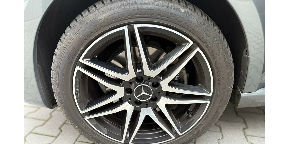 Mercedes-Benz V 300 d Lang / AMG Paket / 4MATIC / Leder / AHK 70.000 km 54.490 &euro; Mönchengladbach 41066
