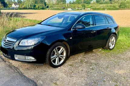 Opel Insignia 153.000 km 6.800 &euro; Düsseldorf 40470