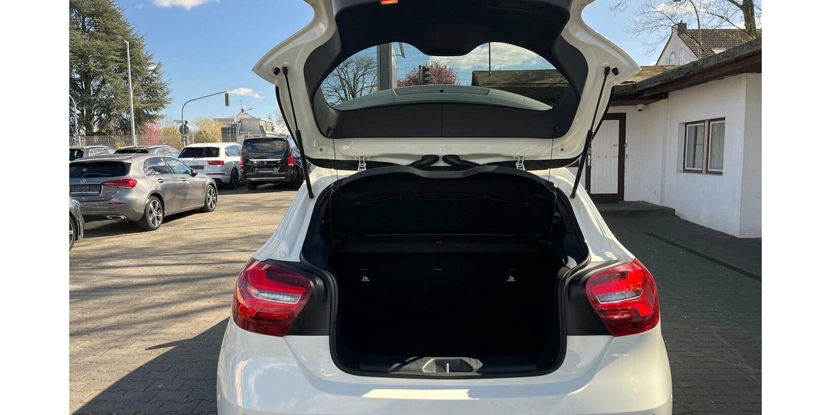 Mercedes-Benz A 220 CDI / AMG / Pano / Kamera / Navi / Euro6 195.000 km 15.890 &euro; Mönchengladbach 41066