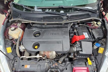 Ford Fiesta 167.400 km 2.950 &euro; düsseldorf 40229