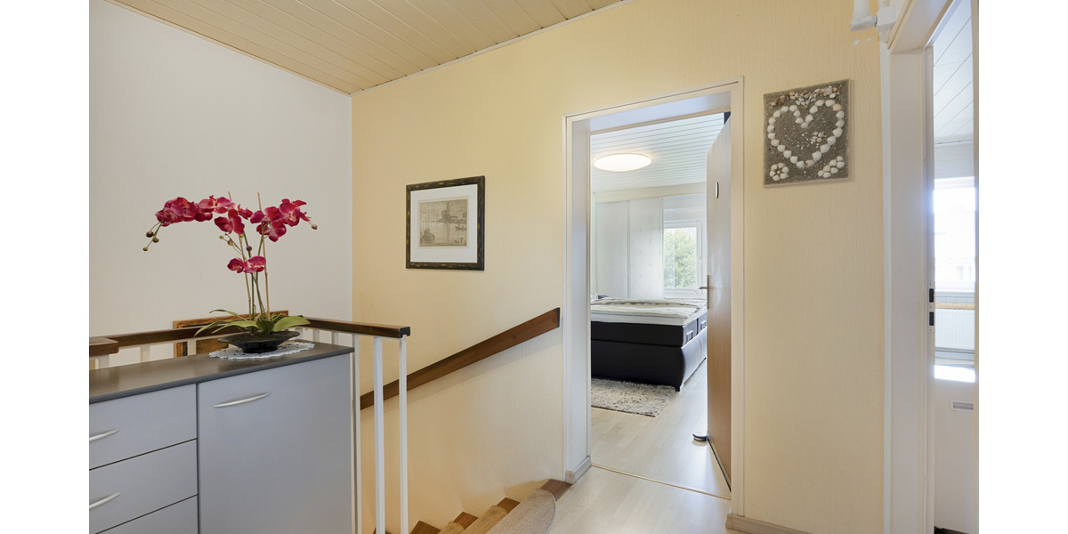 Top gepflegtes Reihenmittelhaus mit gemütlichem Garten, Terrasse und Garage in beliebter Wohnlage - Reihenmittelhaus Pulheim / Brauweiler Brauweiler | Angebot:27285366