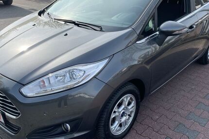 Ford Fiesta 68.000 km 5.750 &euro; Düsseldorf 40229