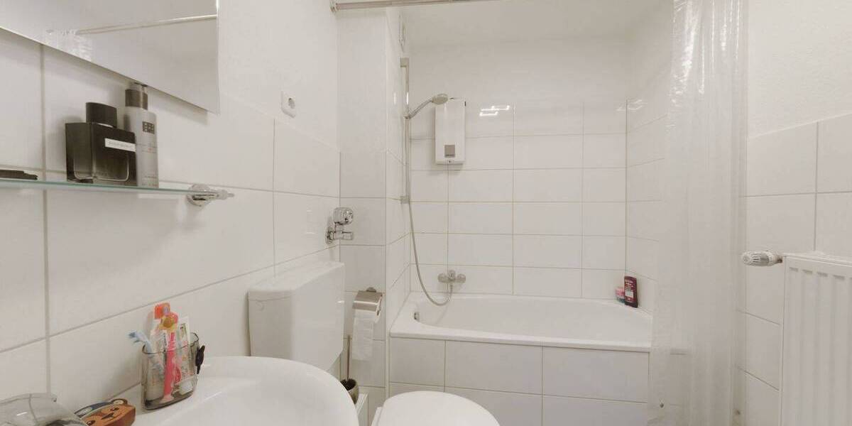 Etagenwohnung Düsseldorf Lierenfeld - 2 Zimmer, 72 m&sup2;, 249.000&euro; | Angebot:26247297