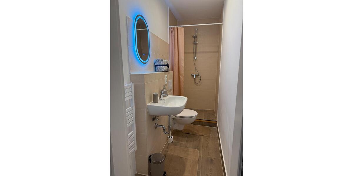 Hochparterre Düsseldorf Stadtbezirk 9 - 3 Zimmer, 73 m&sup2;, 2.200&euro; | Angebot:26048875