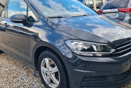 VW Touran 97.000 km 13.940 &euro; Düsseldorf 40549