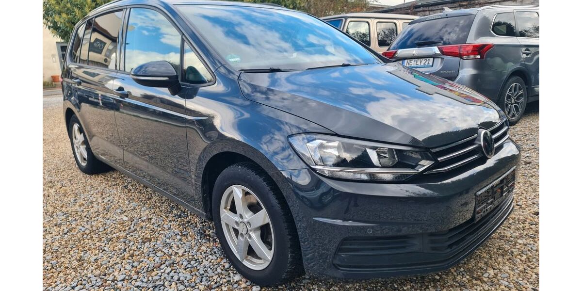 VW Touran 97.000 km 13.940 &euro; Düsseldorf 40549