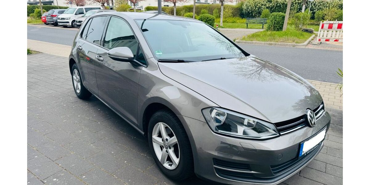 VW Golf 98.061 km 9.990 &euro; Neuss 41470