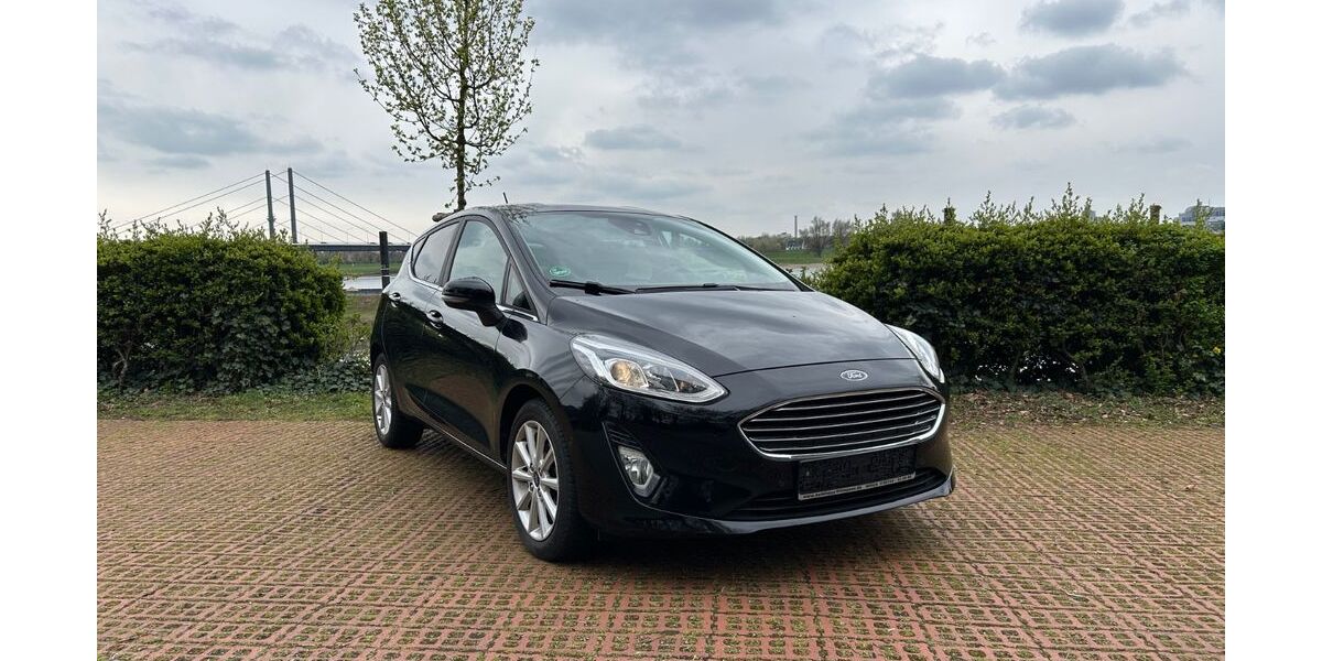 Ford Fiesta 79.300 km 9.999 &euro; Düsseldorf 40476
