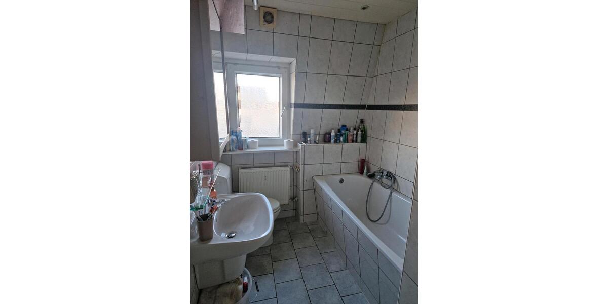 Dachgeschoßwohnung Krefeld - 3 Zimmer, 76 m&sup2;, 895&euro; | Angebot:25916585