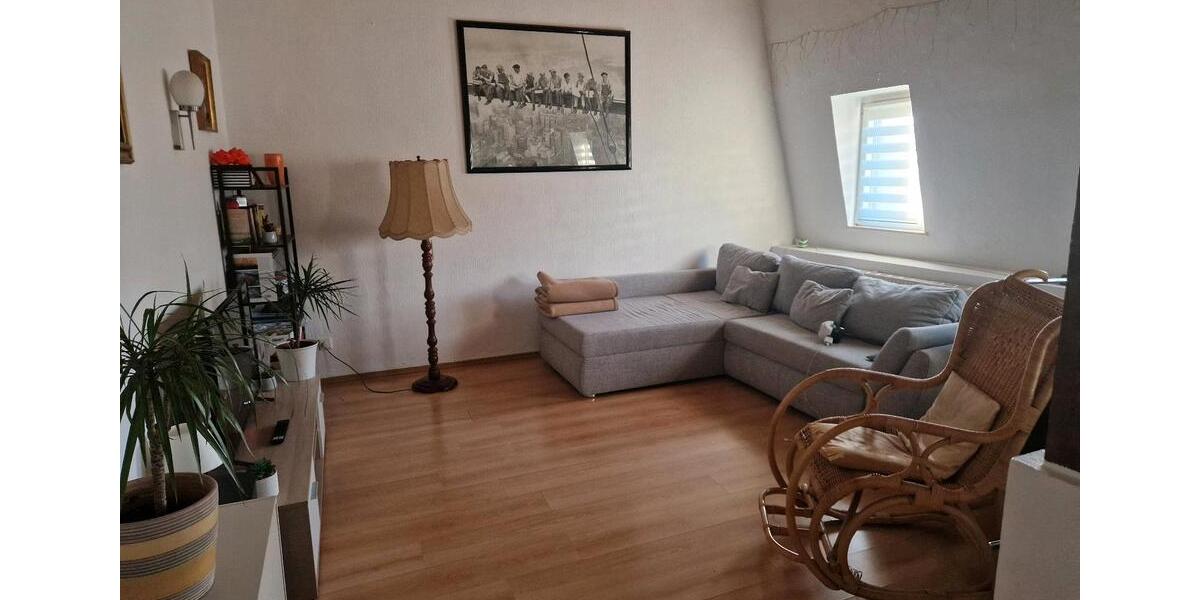 Dachgeschoßwohnung Krefeld - 3 Zimmer, 76 m&sup2;, 895&euro; | Angebot:25916585