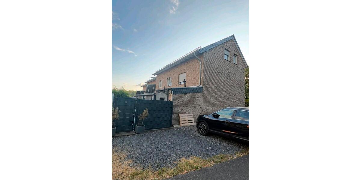 Reihenhaus Mönchengladbach Ost - 7 Zimmer, 197 m&sup2;, 649.000&euro; | Angebot:27194843