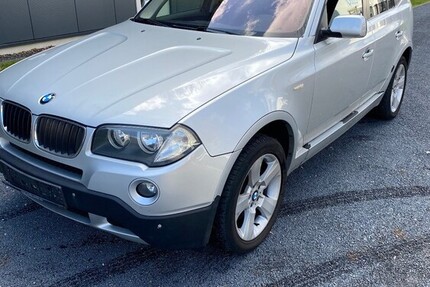 BMW X3 xDrive20d Aut/PANORAMA.SPORTSITZE:18-ZOLL.P 223.000 km 2.990 &euro; Hilden 40721