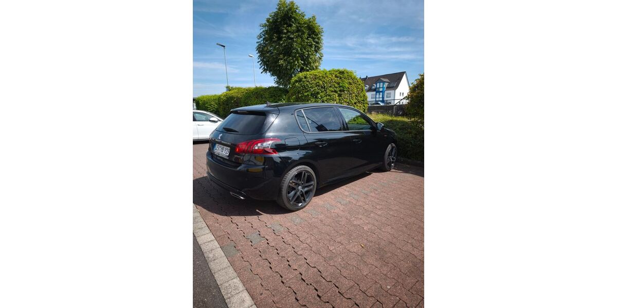 Peugeot 308 133.000 km 12.800 &euro; Leverkusen 51373