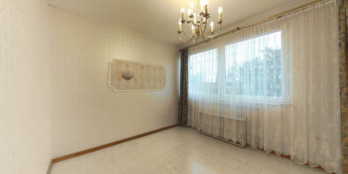 Etagenwohnung Krefeld Stadtmitte - 3 Zimmer, 86 m&sup2;, 179.000&euro; | Angebot:25692563