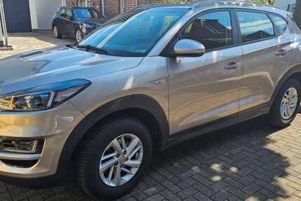 Hyundai TUCSON 80.000 km 15.200 &euro; Neuss 41470