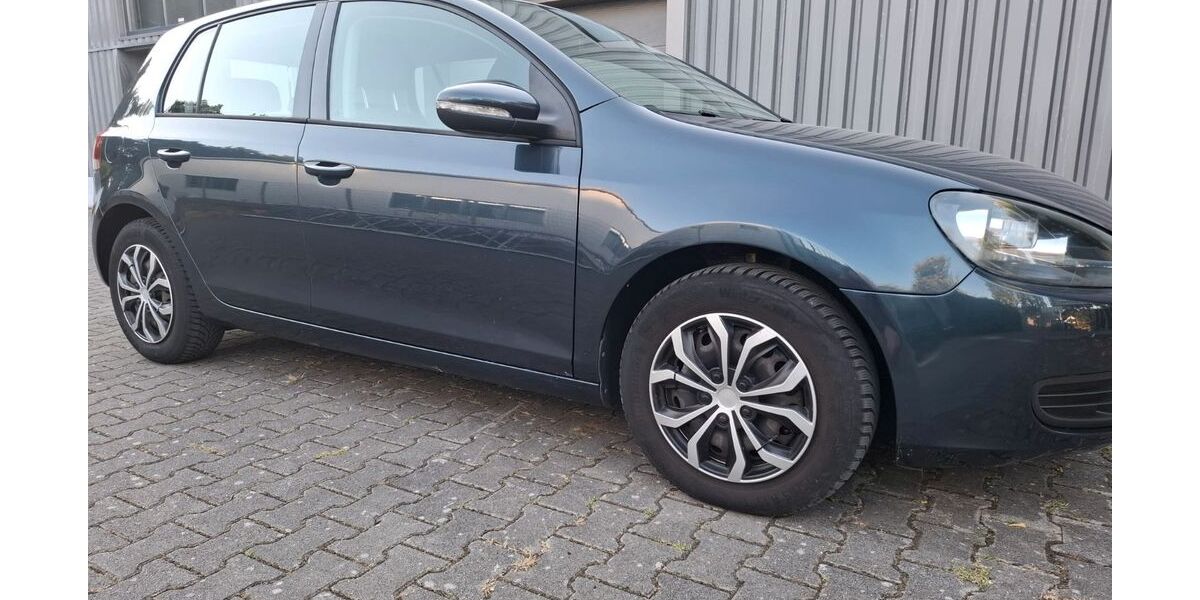 VW Golf 111.681 km 5.699 &euro; Wegberg 41844