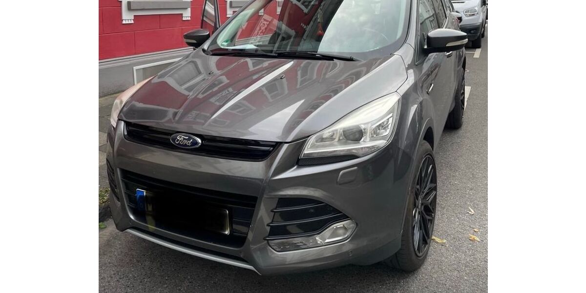 Ford Kuga 132.000 km 12.999 &euro; Düsseldorf 40625