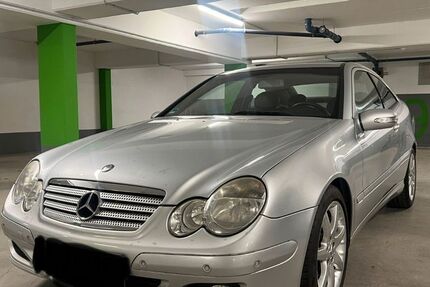Mercedes-Benz C 200 147.000 km 4.950 &euro; Düsseldorf 40233