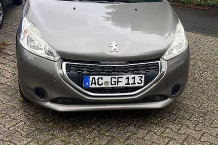Peugeot 208 115.000 km 3.799 &euro; Niederzier 52382