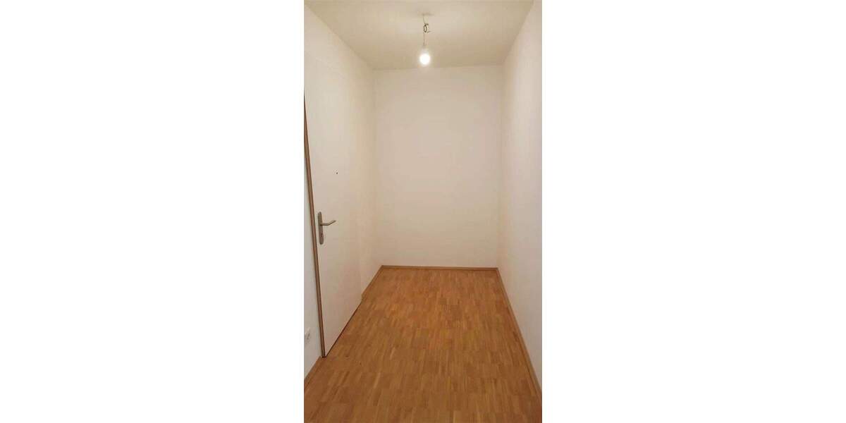Zimmer Mönchengladbach Stadtmitte - 3 Zimmer, 87 m&sup2;, 1.158&euro; | Angebot:25707467