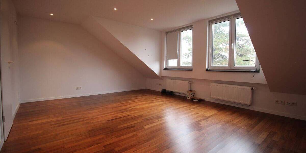 Reihenmittelhaus Düsseldorf Stockum - 4 Zimmer, 106 m&sup2;, 700.000&euro; | Angebot:26105538