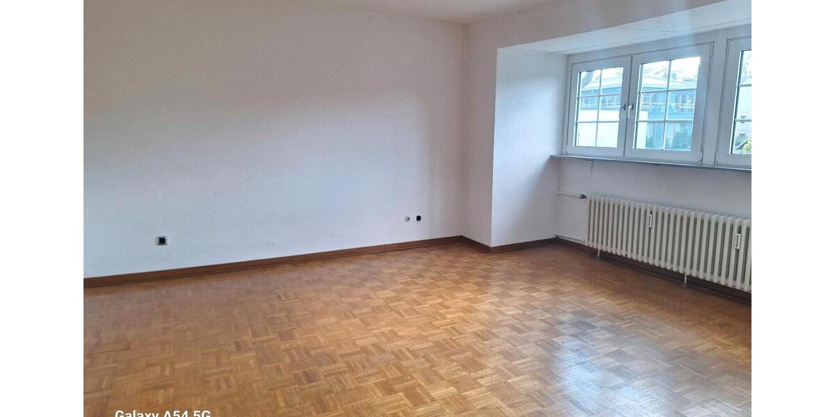 Etagenwohnung Mönchengladbach Nord - 5 Zimmer, 170 m&sup2;, 2.000&euro; | Angebot:25287080