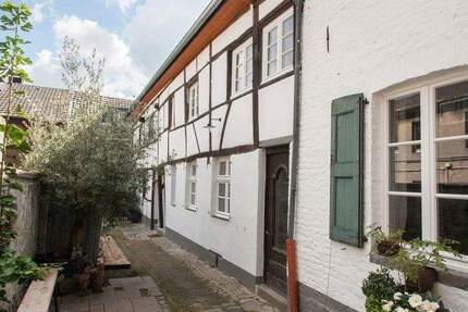 Haus Krefeld Hüls - 2 Zimmer, 75 m&sup2;, 250.000&euro; | Angebot:25878466