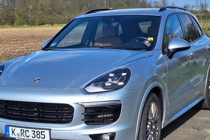 Porsche Cayenne 149.000 km 42.000 &euro; Düsseldorf 40215