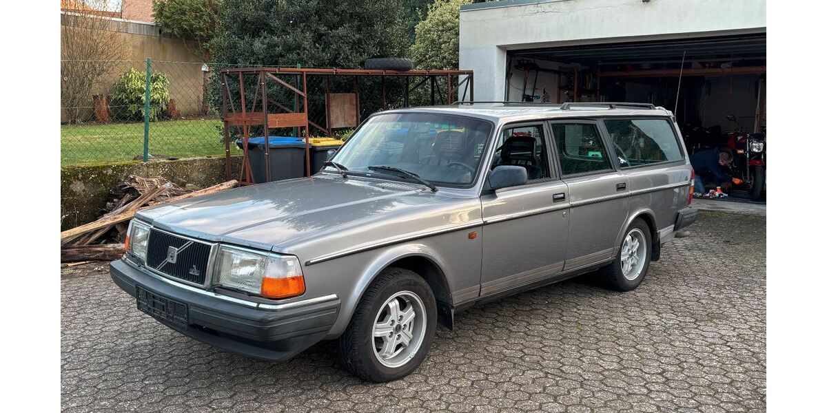 Volvo 240 326.085 km 8.900 &euro; Bergheim 50129