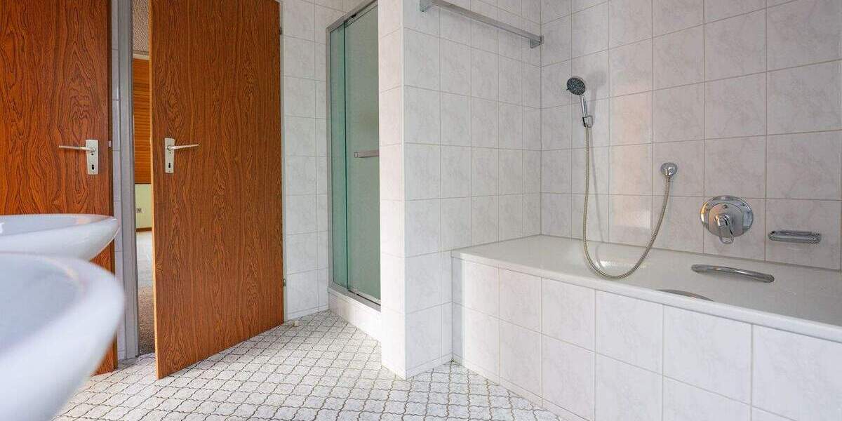 Einfamilienhaus Krefeld Inrath/Kliedbruch - 7 Zimmer, 166 m&sup2;, 549.000&euro; | Angebot:25800732