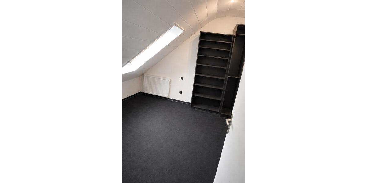 Etagenwohnung Mönchengladbach Nord - 3 Zimmer, 110 m&sup2;, 1.250&euro; | Angebot:26042324