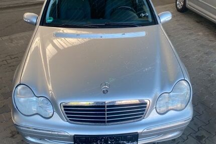 Mercedes-Benz C 180 215.740 km 3.690 &euro; Krefeld 47803