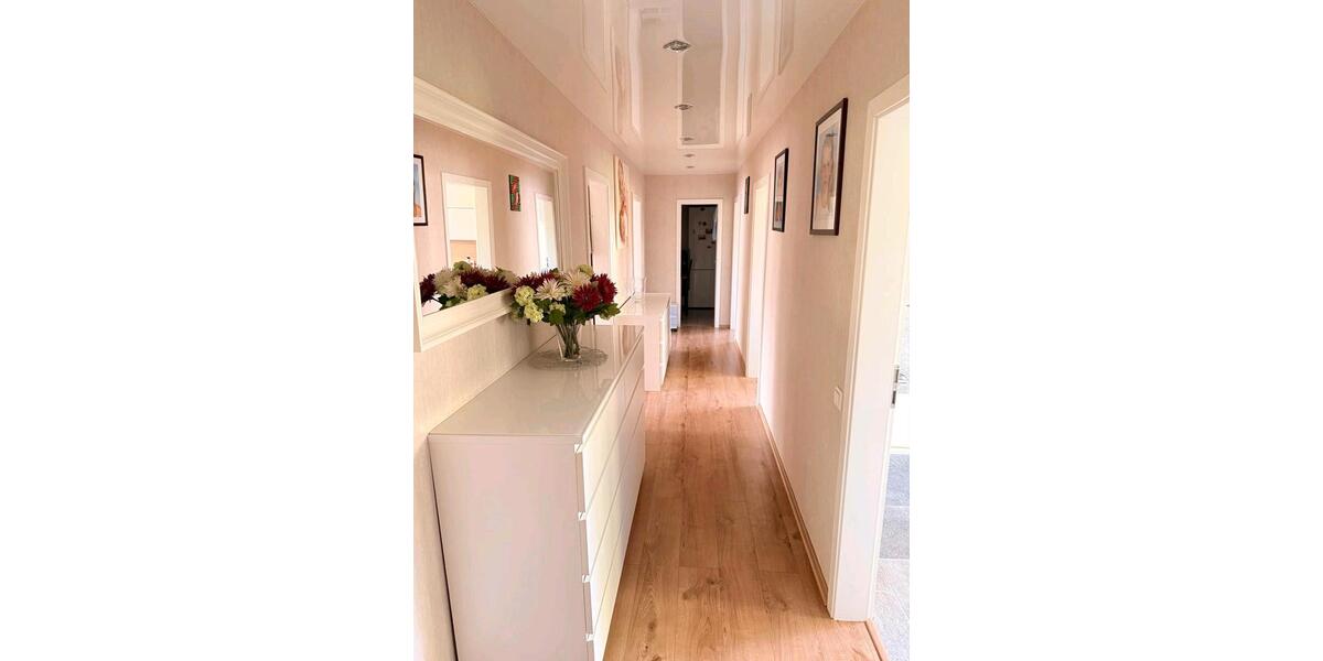 Etagenwohnung Düsseldorf Stadtbezirk 9 - 4 Zimmer, 99 m&sup2;, 420.000&euro; | Angebot:26150401