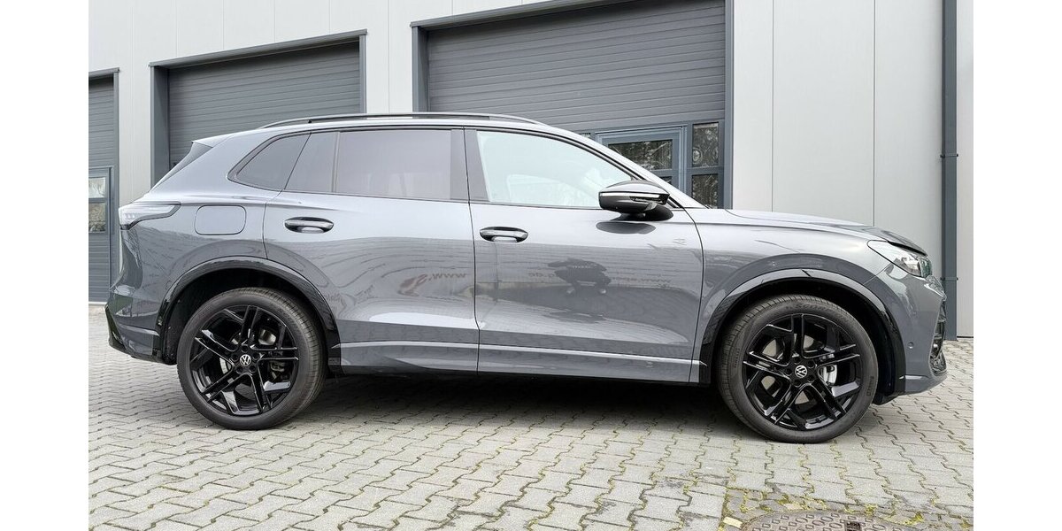 VW Tiguan R-Line/Pano/Memory/HUD/360°/Keyless 5.990 km 48.990 &euro; Mönchengladbach 41066