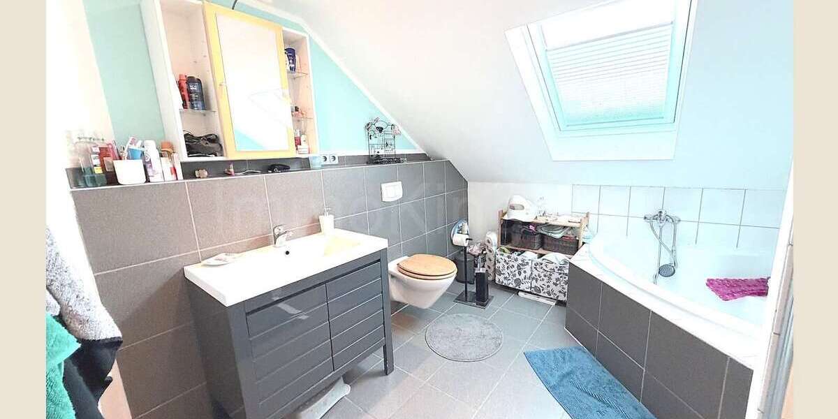 Einfamilienhaus Krefeld Dießem - 24 Zimmer, 449 m&sup2;, 630.000&euro; | Angebot:26061539