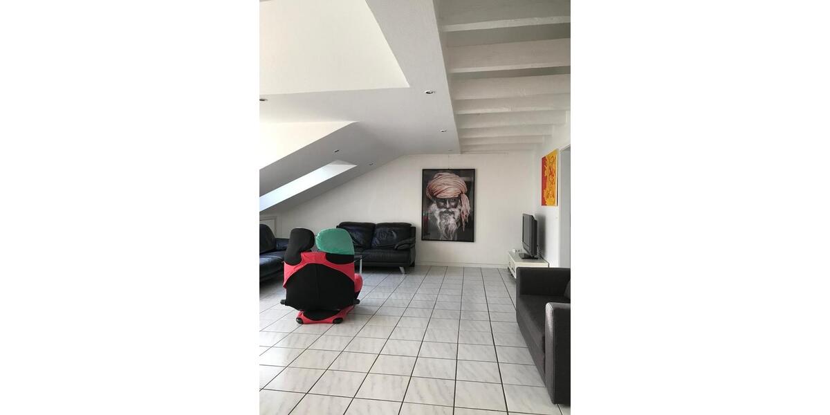 Dachgeschoßwohnung Düsseldorf Stadtbezirk 6 - 3 Zimmer, 68 m&sup2;, 1.500&euro; | Angebot:25967578