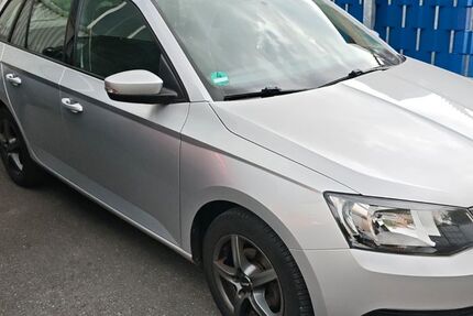 Skoda Fabia 83.000 km 8.495 &euro; Ratingen 40878